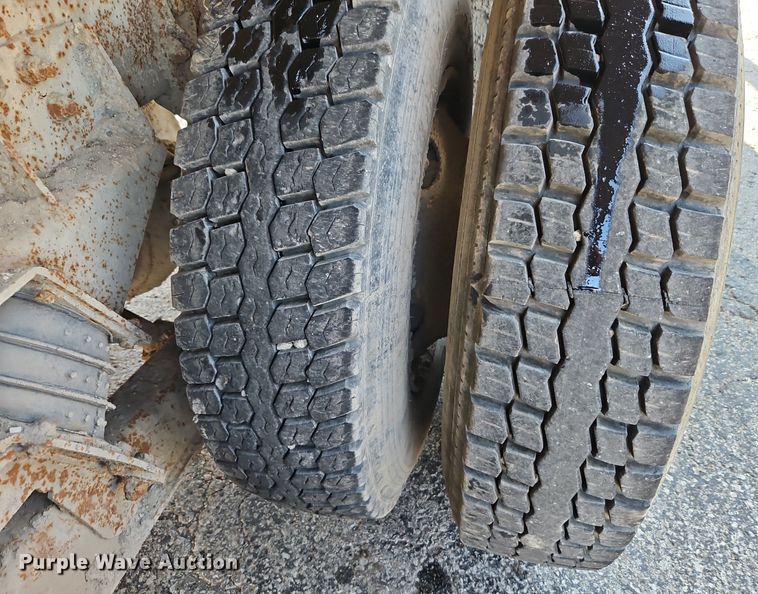 image for item DR8726 2002 International  2554 dump truck