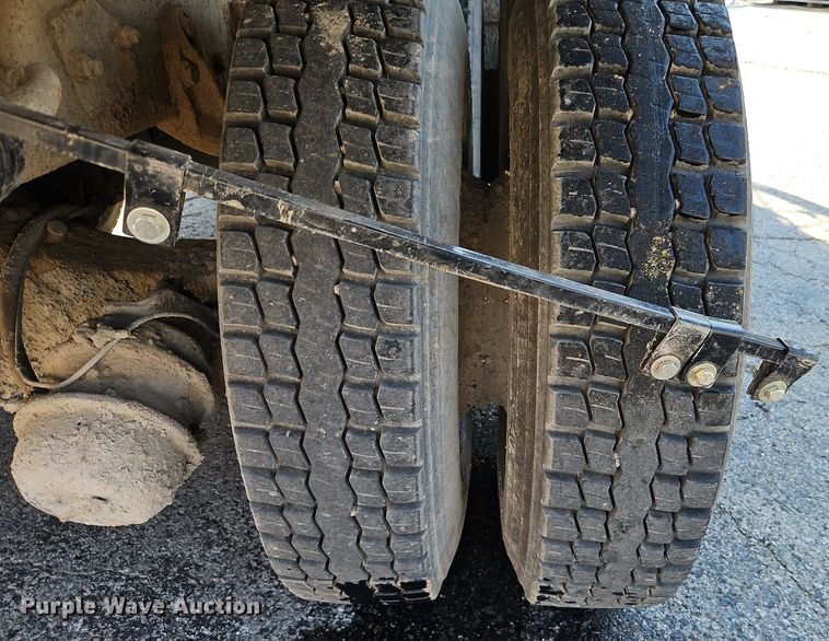 image for item DR8726 2002 International  2554 dump truck