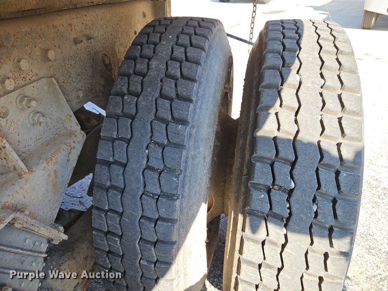 image for item DR8726 2002 International  2554 dump truck