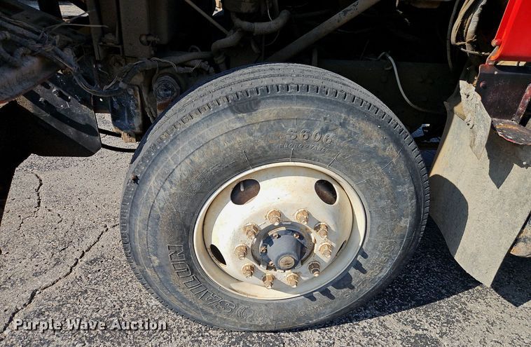 image for item DR8726 2002 International  2554 dump truck