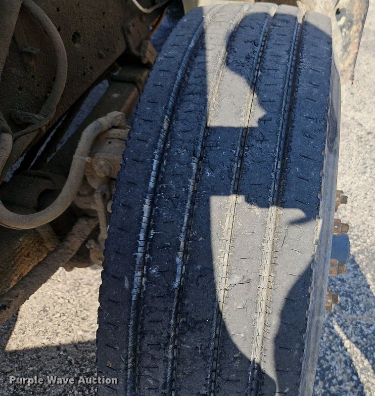 image for item DR8726 2002 International  2554 dump truck