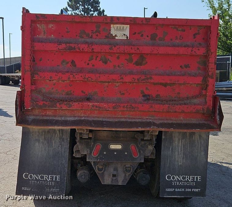 image for item DR8727 1977 Peterbilt  359-S19 dump truck