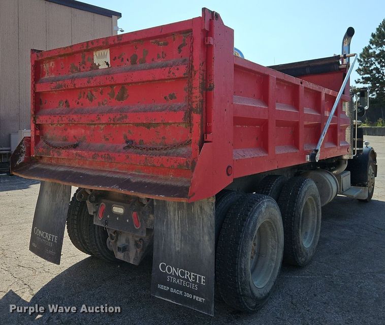 image for item DR8727 1977 Peterbilt  359-S19 dump truck