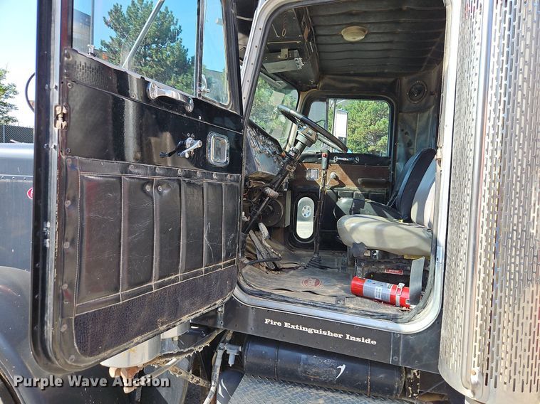 image for item DR8727 1977 Peterbilt  359-S19 dump truck