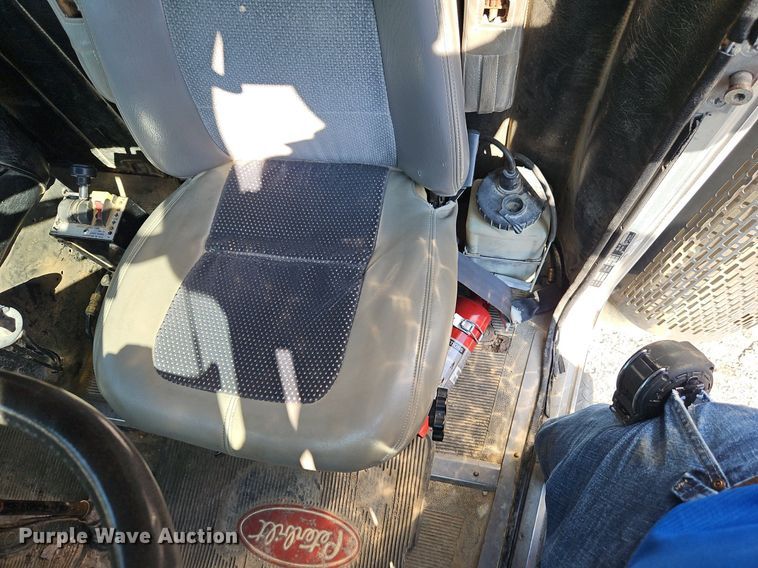 image for item DR8727 1977 Peterbilt  359-S19 dump truck