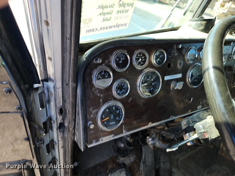 image for item DR8727 1977 Peterbilt  359-S19 dump truck