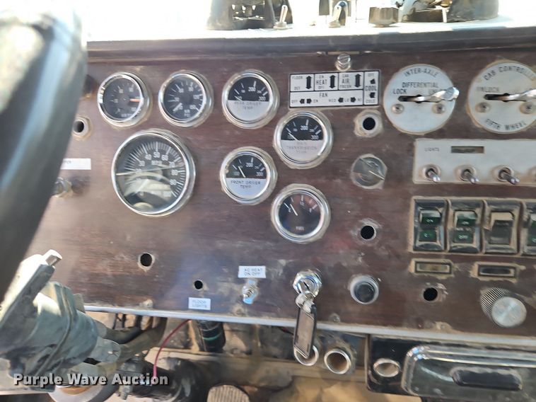 image for item DR8727 1977 Peterbilt  359-S19 dump truck