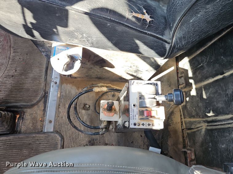 image for item DR8727 1977 Peterbilt  359-S19 dump truck