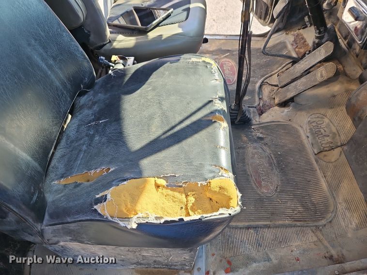 image for item DR8727 1977 Peterbilt  359-S19 dump truck