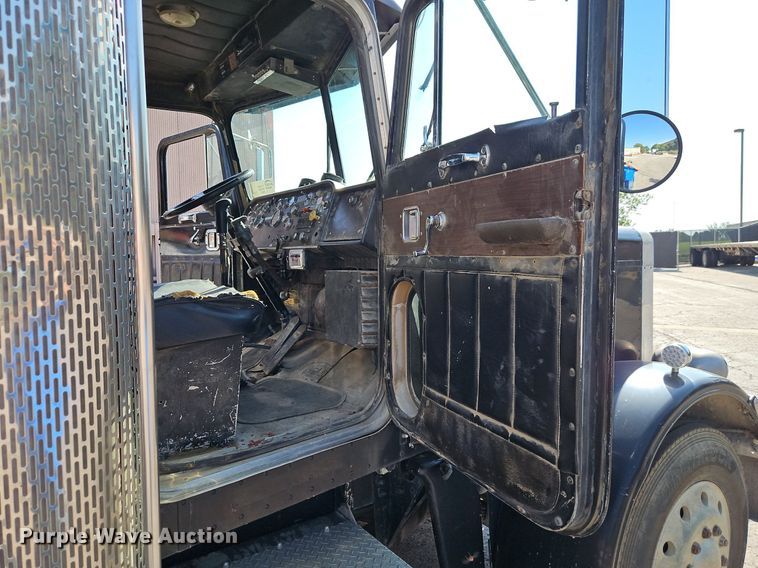 image for item DR8727 1977 Peterbilt  359-S19 dump truck