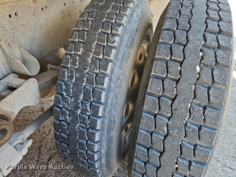 image for item DR8727 1977 Peterbilt  359-S19 dump truck