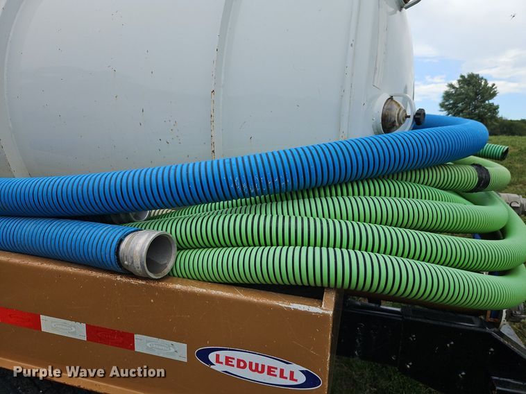 image for item DR8729 2012 International  DuraStar 4300 septic truck