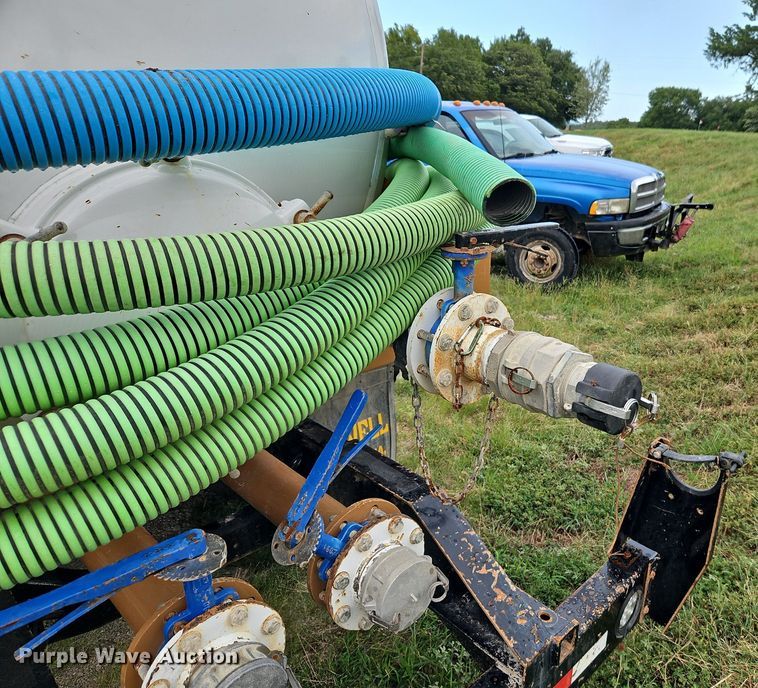 image for item DR8729 2012 International  DuraStar 4300 septic truck