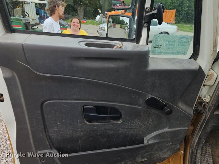 image for item DR8729 2012 International  DuraStar 4300 septic truck