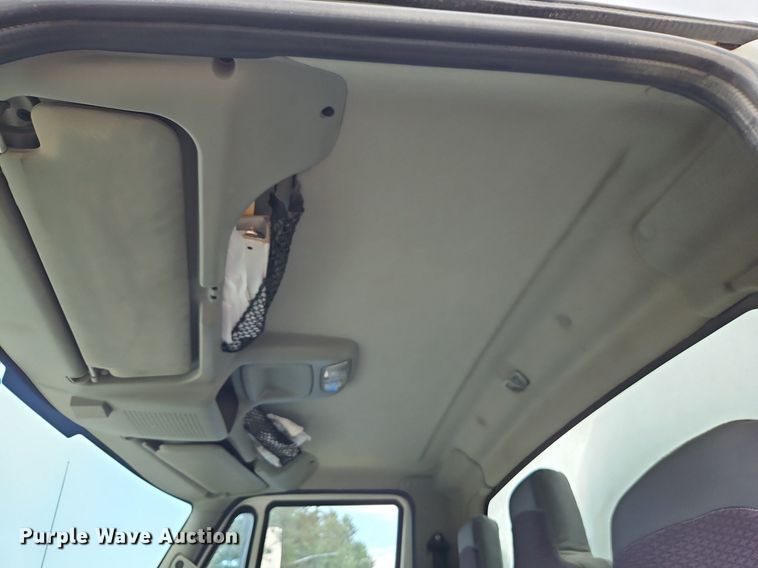 image for item DR8729 2012 International  DuraStar 4300 septic truck