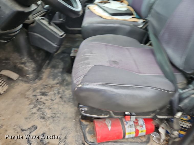 image for item DR8729 2012 International  DuraStar 4300 septic truck