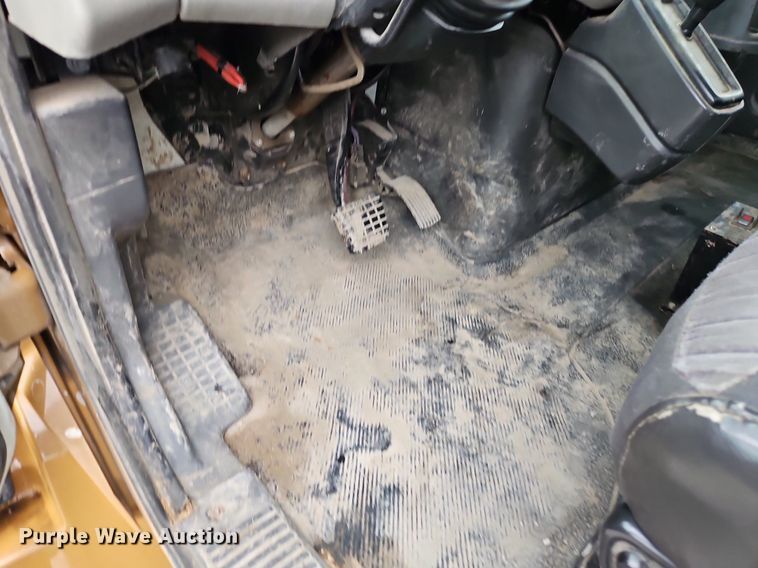 image for item DR8729 2012 International  DuraStar 4300 septic truck