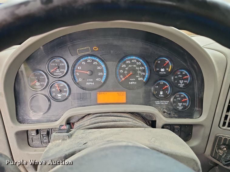 image for item DR8729 2012 International  DuraStar 4300 septic truck