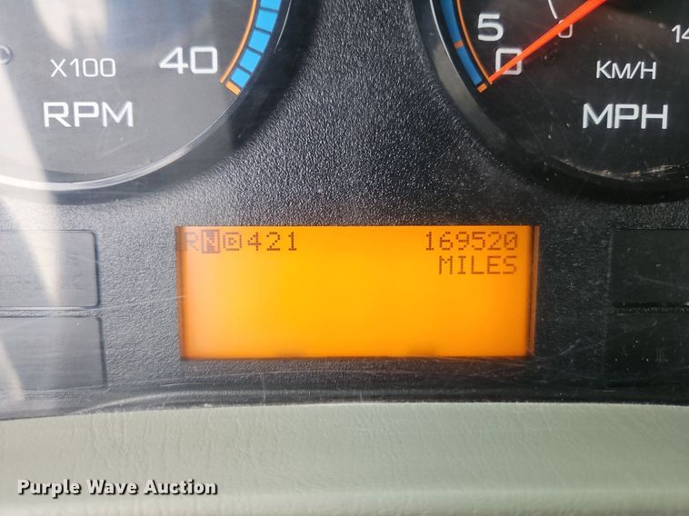 image for item DR8729 2012 International  DuraStar 4300 septic truck