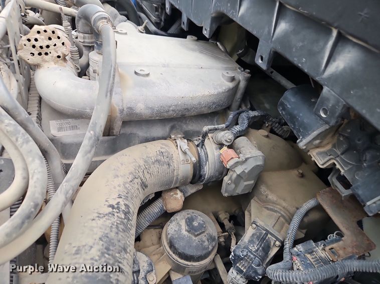 image for item DR8729 2012 International  DuraStar 4300 septic truck