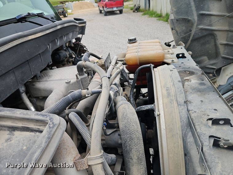 image for item DR8729 2012 International  DuraStar 4300 septic truck