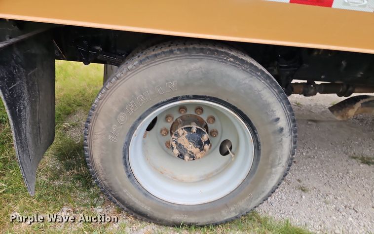 image for item DR8729 2012 International  DuraStar 4300 septic truck