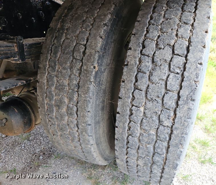 image for item DR8729 2012 International  DuraStar 4300 septic truck