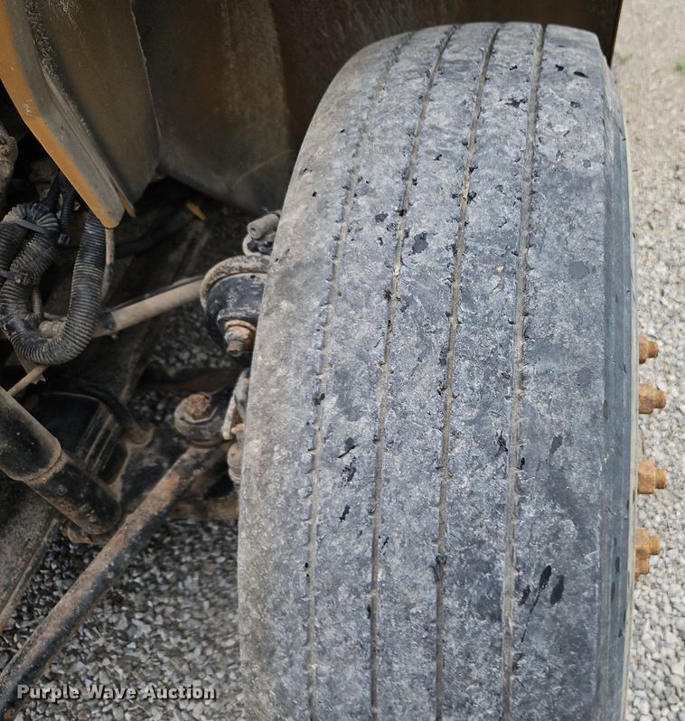 image for item DR8729 2012 International  DuraStar 4300 septic truck