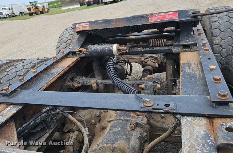 image for item DS4659 2003 Mack CH613 semi truck