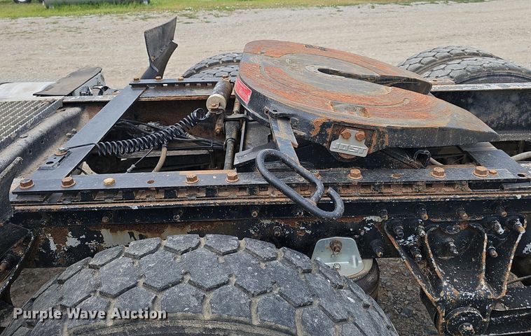 image for item DS4659 2003 Mack CH613 semi truck