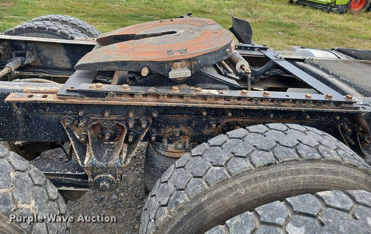 image for item DS4659 2003 Mack CH613 semi truck