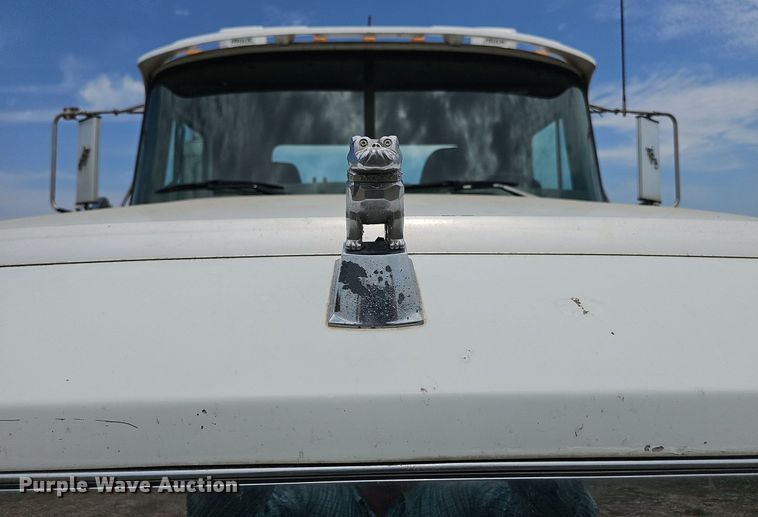 image for item DS4659 2003 Mack CH613 semi truck