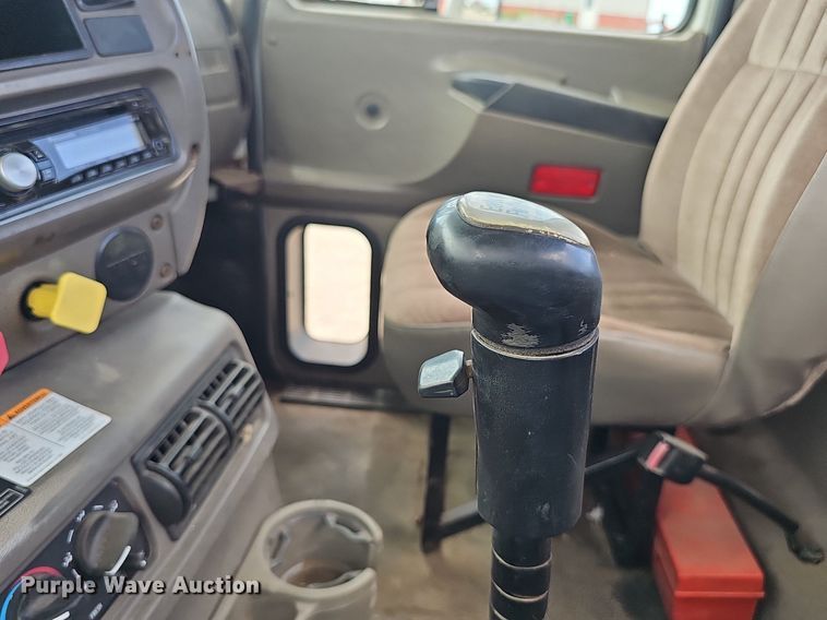 image for item DS4659 2003 Mack CH613 semi truck