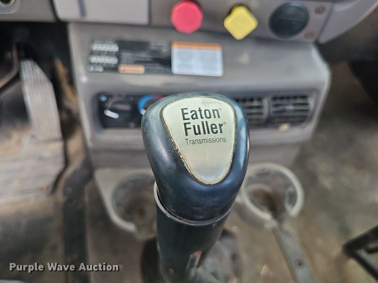 image for item DS4659 2003 Mack CH613 semi truck