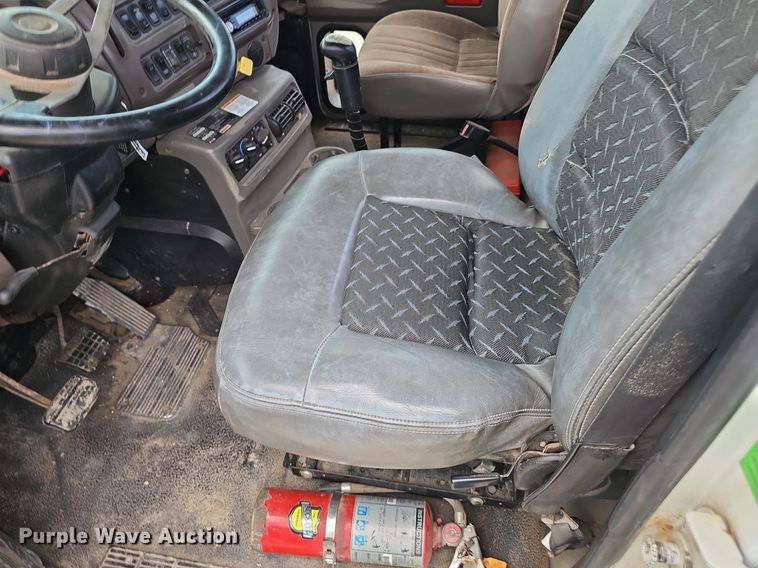 image for item DS4659 2003 Mack CH613 semi truck