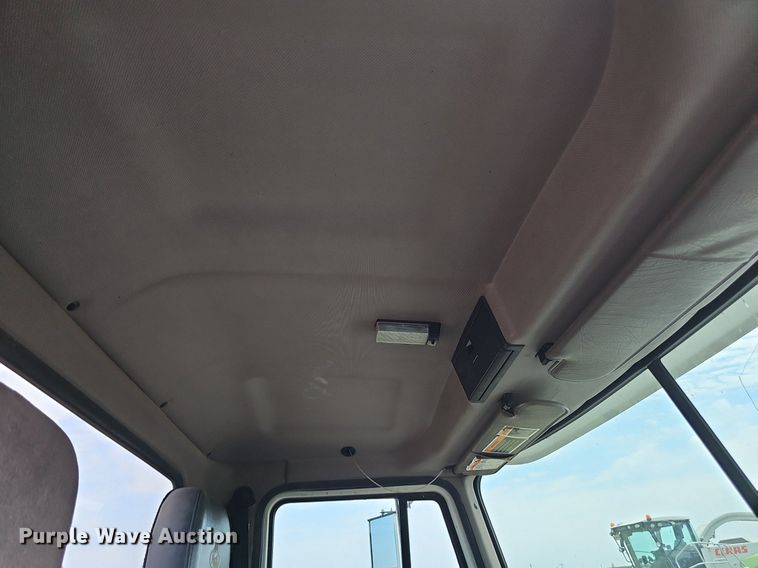 image for item DS4659 2003 Mack CH613 semi truck