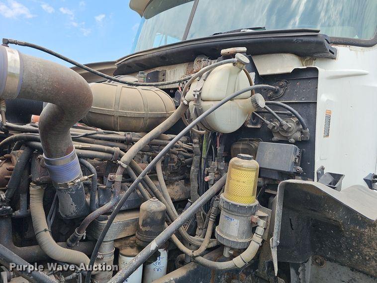 image for item DS4659 2003 Mack CH613 semi truck