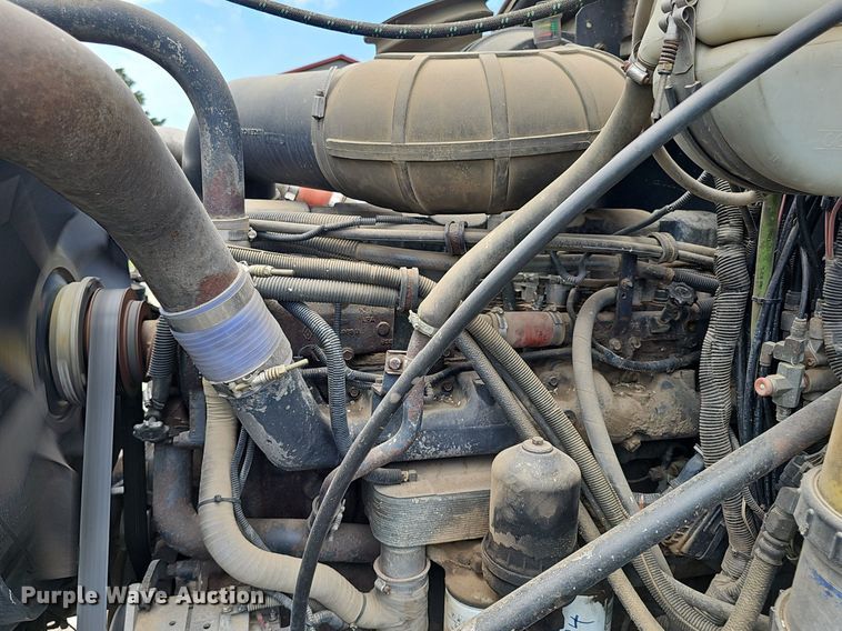 image for item DS4659 2003 Mack CH613 semi truck