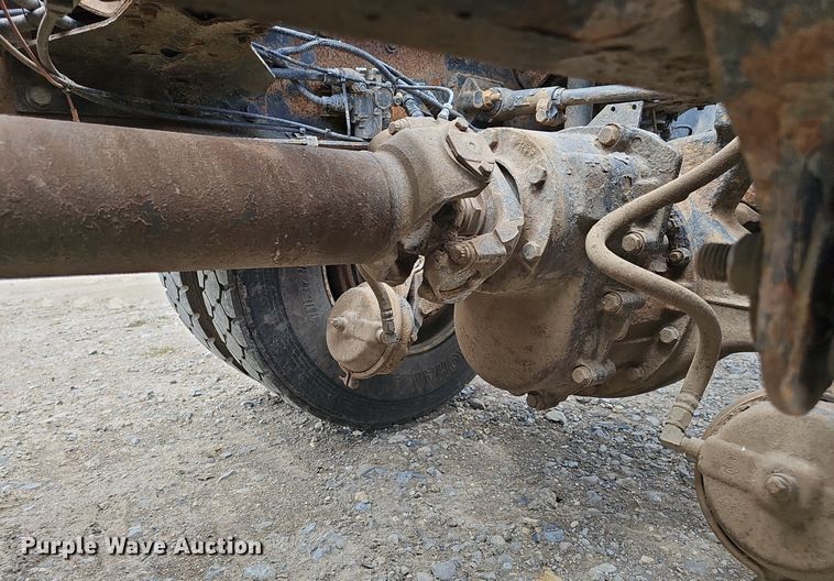 image for item DS4659 2003 Mack CH613 semi truck