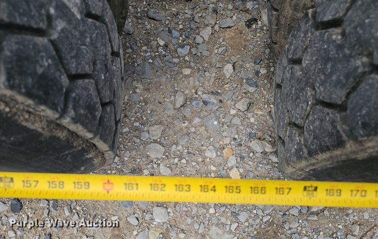 image for item DS4659 2003 Mack CH613 semi truck