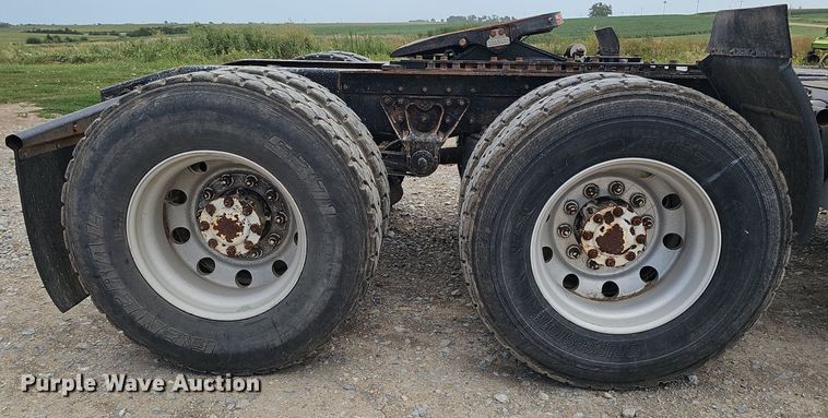 image for item DS4659 2003 Mack CH613 semi truck