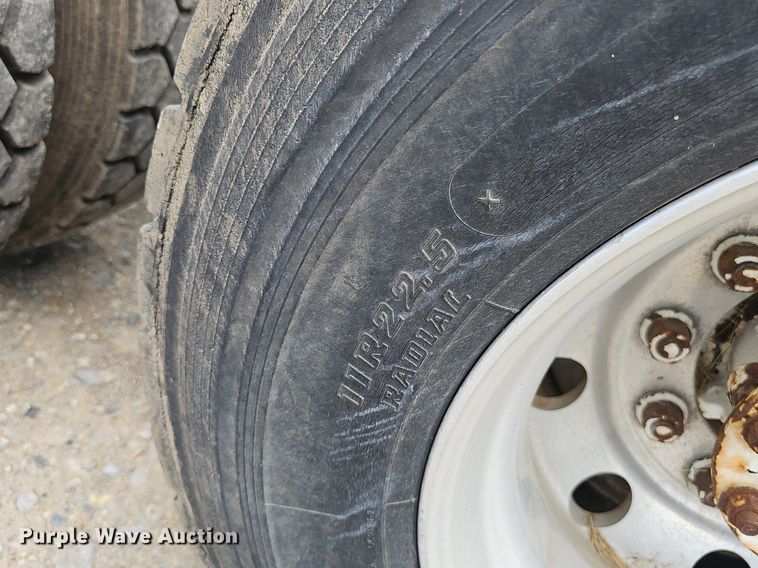 image for item DS4659 2003 Mack CH613 semi truck