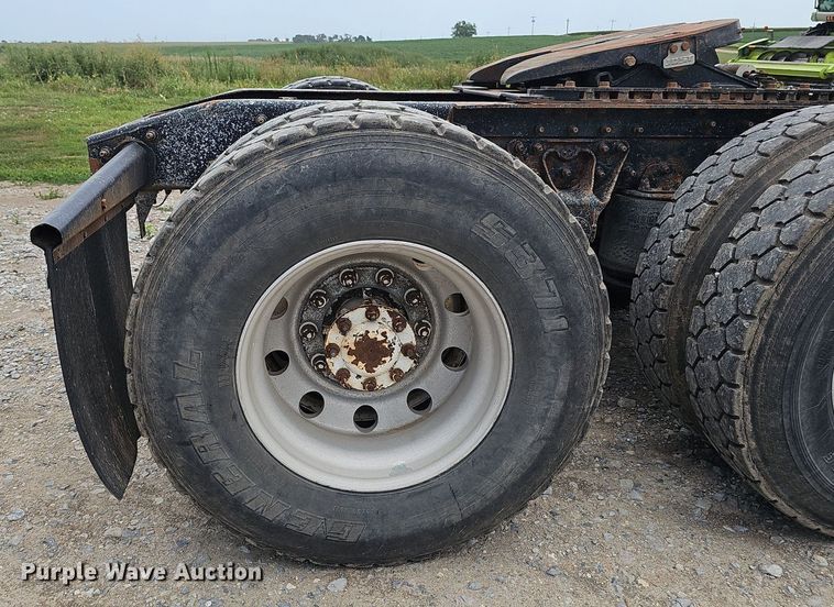 image for item DS4659 2003 Mack CH613 semi truck