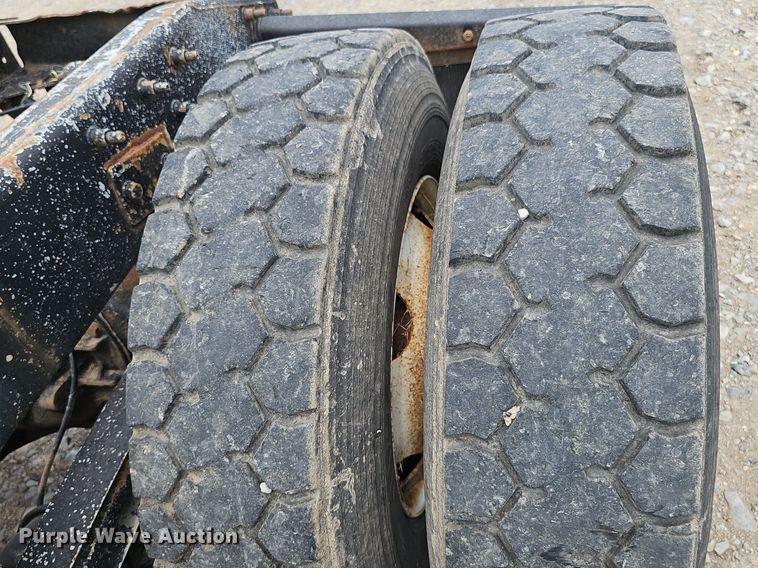 image for item DS4659 2003 Mack CH613 semi truck