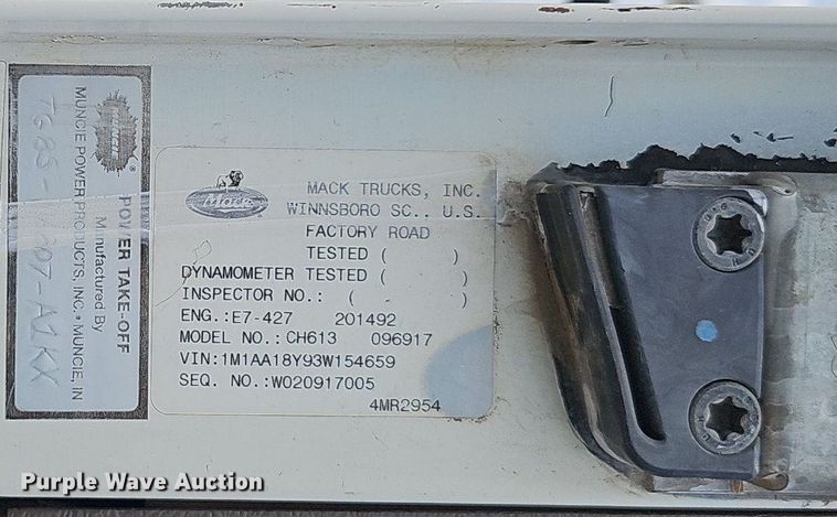 image for item DS4659 2003 Mack CH613 semi truck