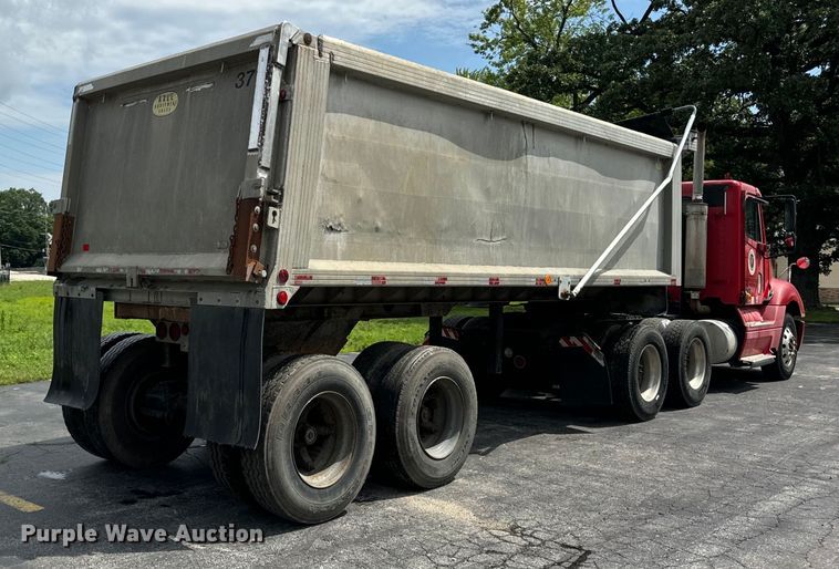 image for item DV5785 2006 Freightliner  Columbia  semi truck with end dump trailer