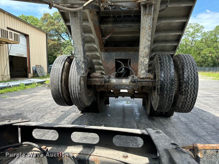 image for item DV5785 2006 Freightliner  Columbia  semi truck with end dump trailer