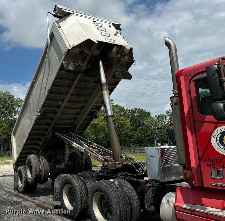 image for item DV5785 2006 Freightliner  Columbia  semi truck with end dump trailer