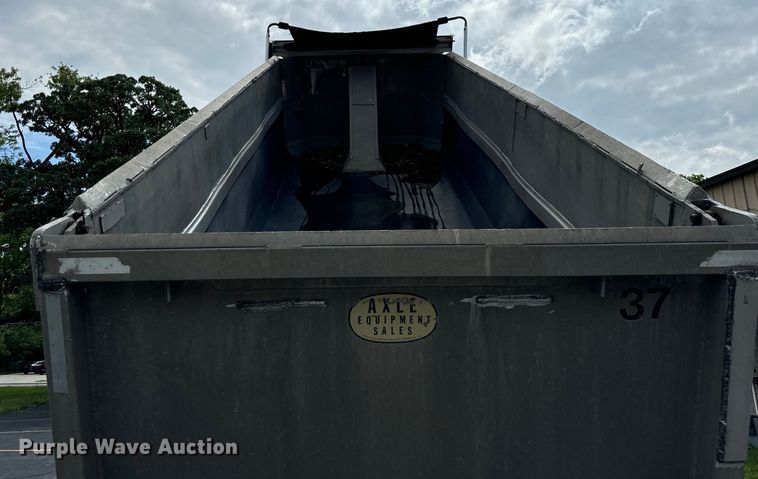 image for item DV5785 2006 Freightliner  Columbia  semi truck with end dump trailer