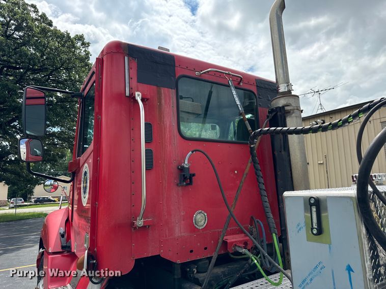 image for item DV5785 2006 Freightliner  Columbia  semi truck with end dump trailer